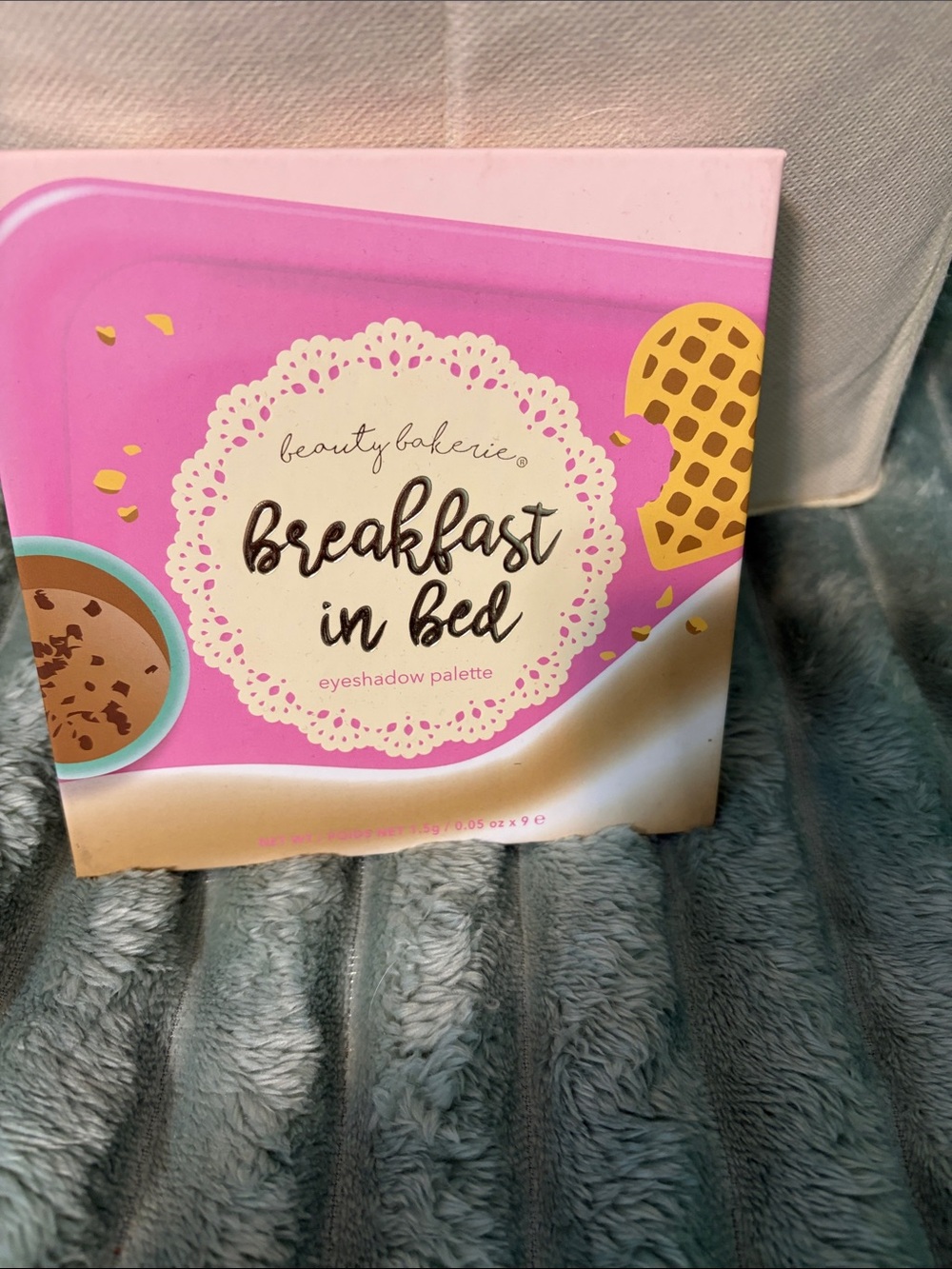 Breakfasy in bed eyeshadow pallet